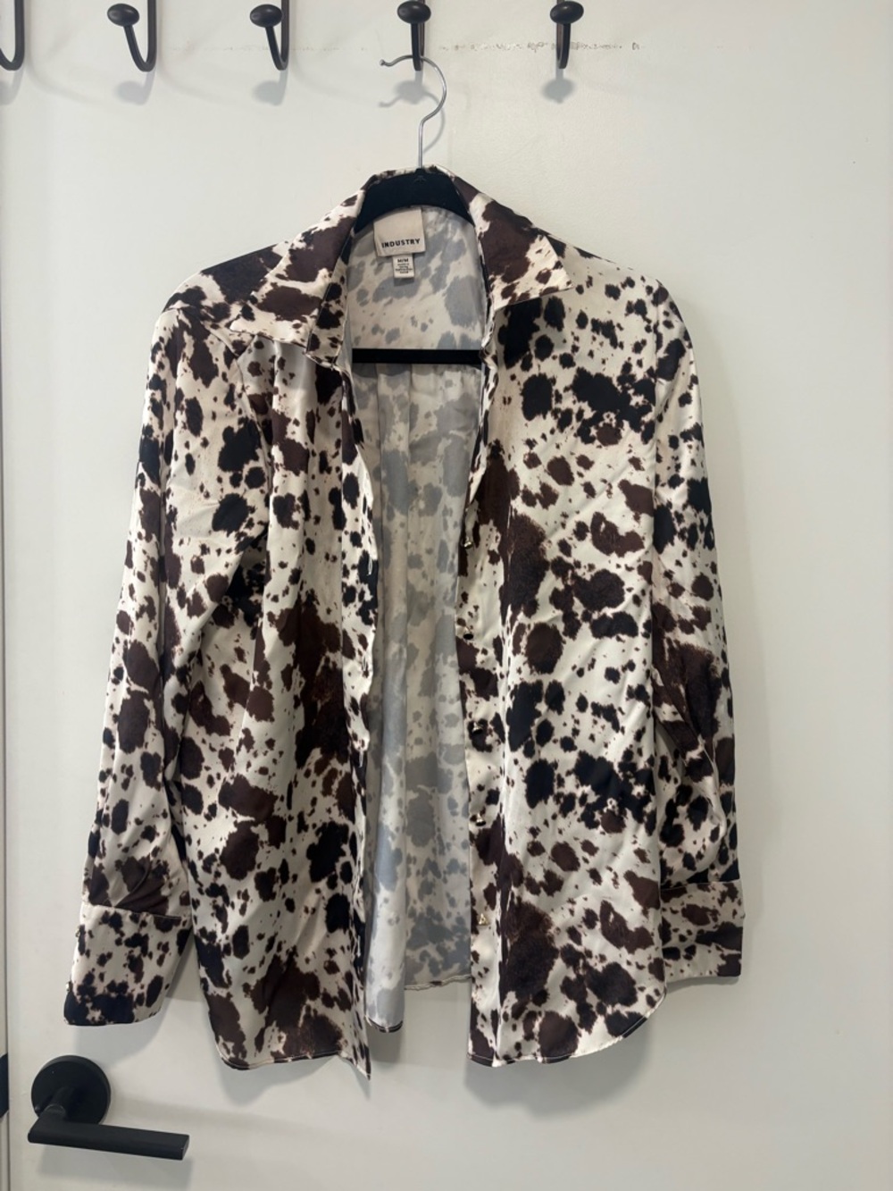Women's Cow-Print Satin Button-Down Shirt Jacket in Brown & White